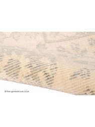 Timeless Cream Rug - Thumbnail - 4