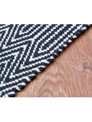 Sloan Black Runner - Thumbnail - 4