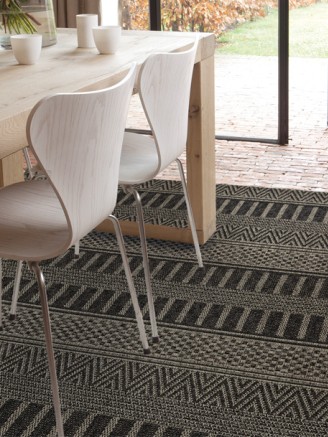 Varanda Black Stripe