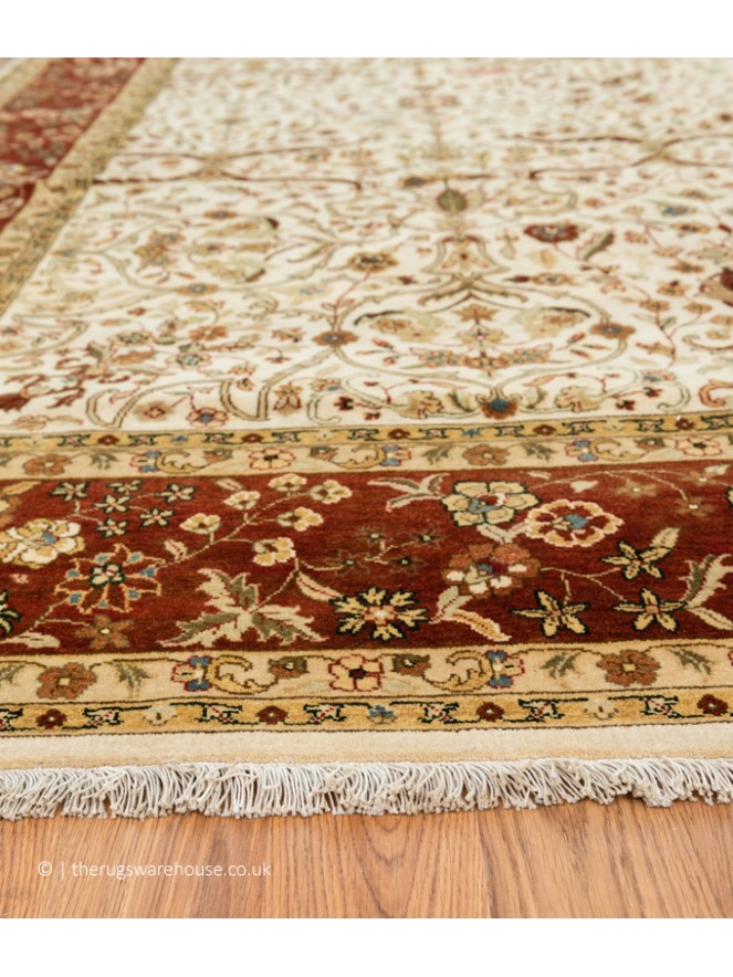 Classic Cream Rug - 3